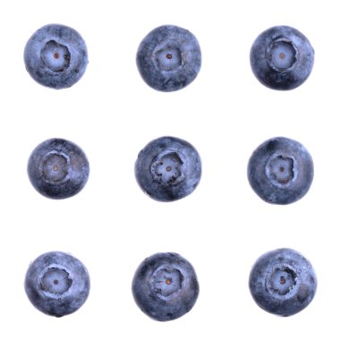 Geometrik dikişsiz yaban mersini deseni. Böğürtlenler beyazda. Taze meyve yaz deseni. Yaratıcı gıda konsepti. Macro, kapat.