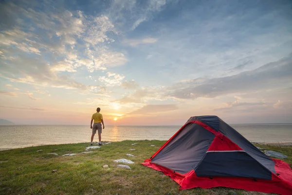 Salida del sol en día de camping — Foto de Stock