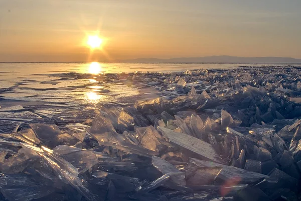 Lago Baikal en invierno . — Foto de Stock