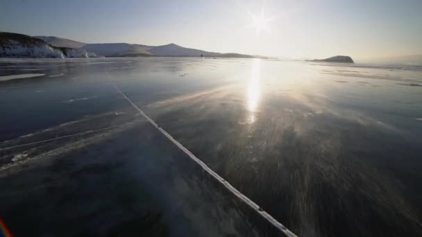 Utsikt över sjön Baikal. Täckt med snö. — Stockvideo