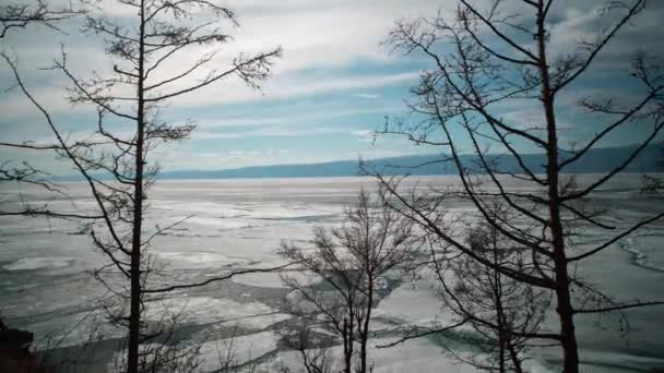 Jaro ledová tříšť na severu jezera — Stock video