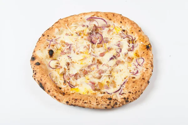 Włoski Cebula Pizzy Cebula Mozzarella Ser Trochę Peperoni Białym Tle — Zdjęcie stockowe