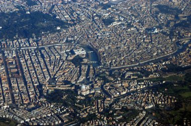Roma 'nın tarihi merkezinin havadan görünüşü İtalya