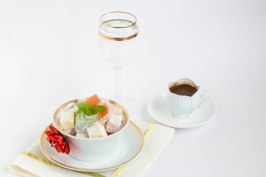 Türk kahveli kumaş peçeteye geleneksel Türk Lokumu. Şeker Festivali..