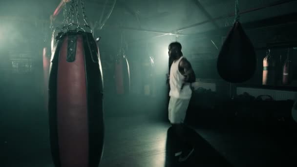 跳过的男性拳击手 — 图库视频影像