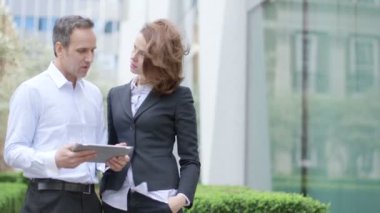 계획을 논의 하는 기업 들 