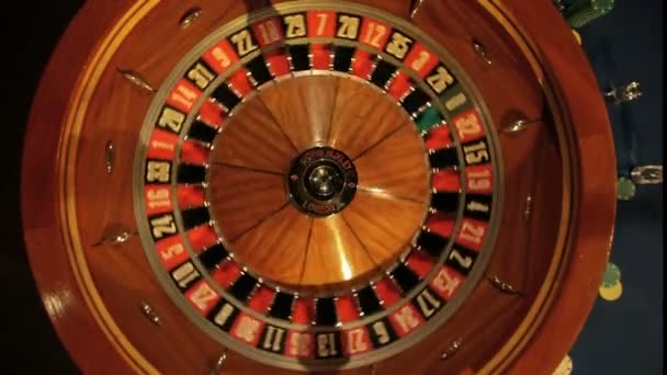 Roulette-Rad dreht sich — Stockvideo