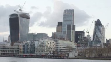 London City ve Thames Nehri