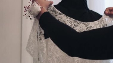 Genç girişimci sabitleme gelinlik