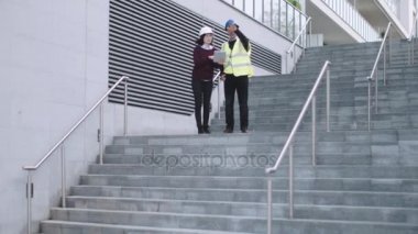 İnşaat işçileri olay yerinde