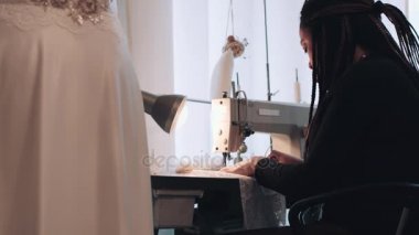 Girişimci dikiş gelinlik