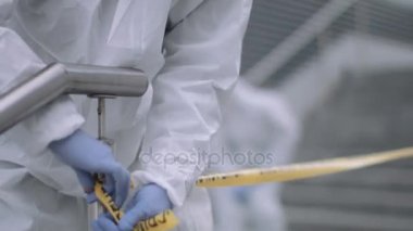 Adli tıp ekibi site üzerinde çalışıyor
