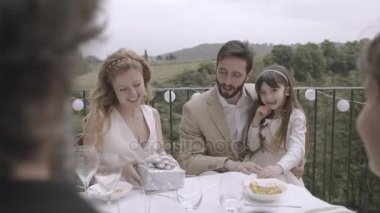 Nedime vererek gelin Hediyelik