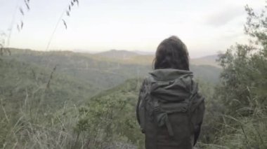 Kadın seyahat ve alma resim