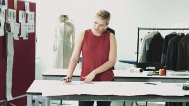 Moda Tasarımcısı çizim 
