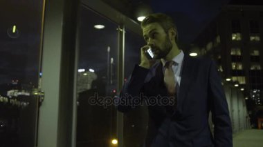 İş erkek akıllı telefon