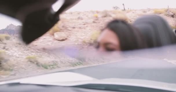Dikiz Aynası Sürüş Kadın Görüntüleyin — Stok video