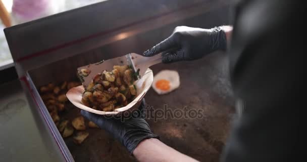 Food Truck Owner Plating Dish — Stock Video