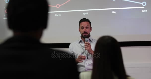 Orador Uma Conferência Treinamento Negócios Levando Uma Pergunta — Vídeo de Stock
