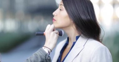 Tv sunucusu kaydetmek için hazır Başlarken