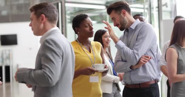 Ejecutivos Negocios Estrechando Mano Evento Networking — Vídeos de Stock