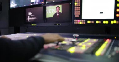 Tv kontrol oda teknolojisi işletim el Close-Up