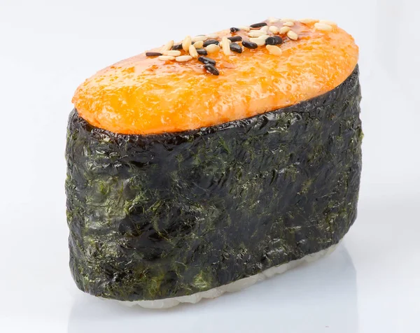 Sabroso Sushi Fresco Aislado Sobre Fondo Blanco Cocina Japonesa Comida — Foto de Stock