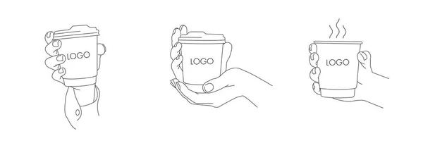 紙コーヒーカップを保持する手のベクトルラインイラストのセット,様々な位置,コーヒーに行く — ストックベクタ