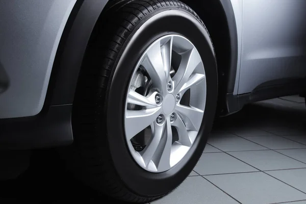 Luxury Modern Car Wheel — Stock Photo, Image