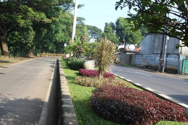 Park Het Midden Van Straat Jakarta Parkeer Weg Verfraaien Greening — Stockfoto