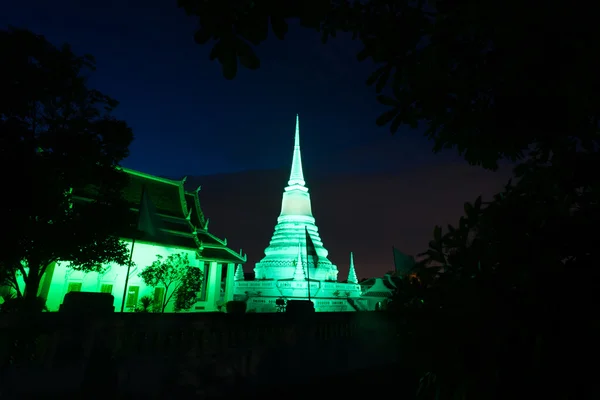 Colorful on twilight of Phra Samut Chedi Pagoda in Thailand. — Stock Photo, Image