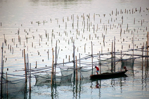 Trappole da pesca in Net Fishing Thailandia, Thailandia Pesca gamberetti . — Foto Stock