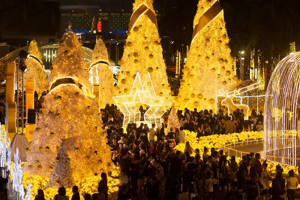 Light decorate beautiful on Christmas Tree Celebration 2017 in Bangkok,Thailand. — Stock Photo, Image
