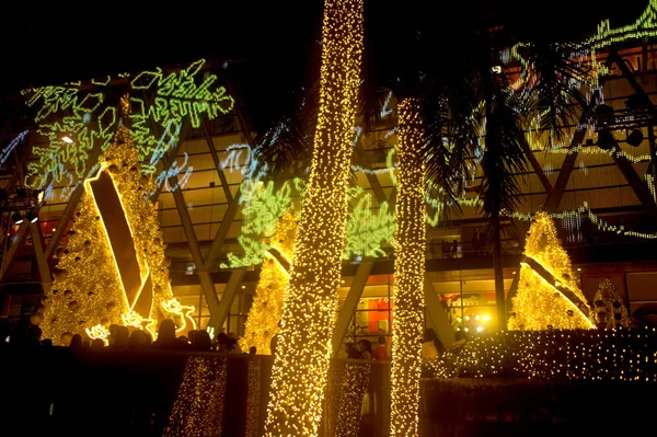 Luz decorar hermoso en la celebración del árbol de Navidad 2017 en Bangkok, Tailandia . —  Fotos de Stock