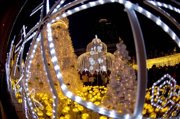 Light decorate beautiful on Christmas Tree Celebration 2017 in Bangkok,Thailand. — Stock Photo, Image
