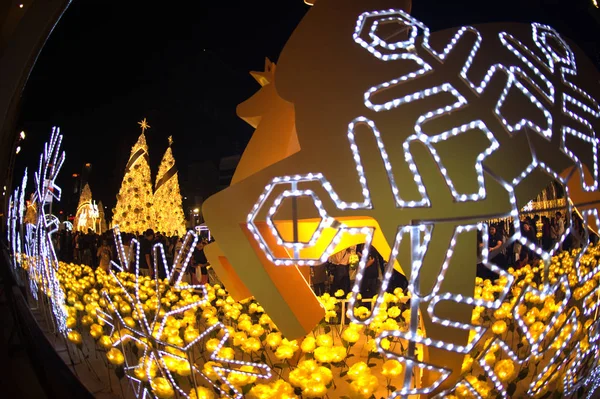 Licht schmücken schön auf Weihnachtsbaumfeier 2017 in Bangkok, Thailand. — Stockfoto