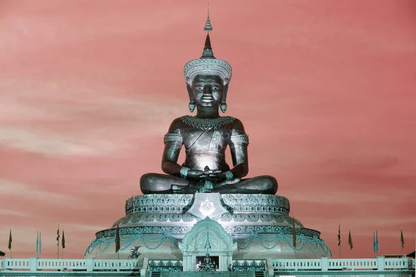 Color abstracto de Phra Phuttha Maha Thammaracha Buddha al aire libre grande . —  Fotos de Stock