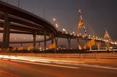 Bhumibol köprü endüstriyel yüzük köprü veya mega bridge twilight.