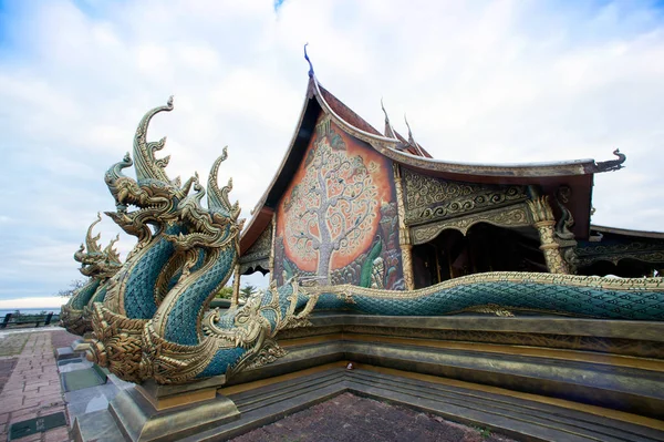 Wat Sirindhorn Wararam Phu Prao temple in Ubon Ratchathani Province, Thailand . — стоковое фото