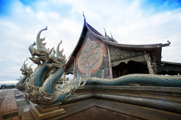 Wat Sirindhorn Wararam Phu Prao tempel in Ubon Ratchathani provincie, Thailand. — Stockfoto