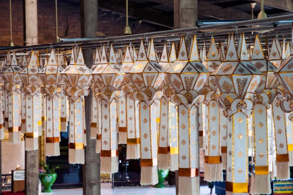 Lâmpada estilo tailandês bonito, Tailândia . — Fotografia de Stock