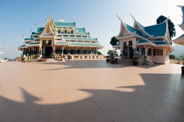 Wat Pa Phu Kon içinde kuzeydoğu Tayland Tayland tapınaktır. — Stok fotoğraf