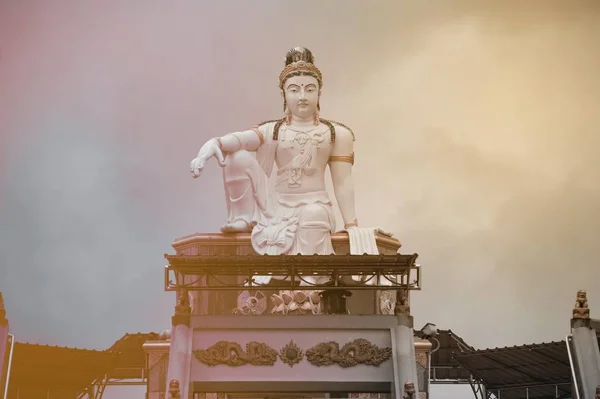 Bodhisattva Buda Guan Yin heykel şefkat ve merhamet tanrıçası olduğunu.