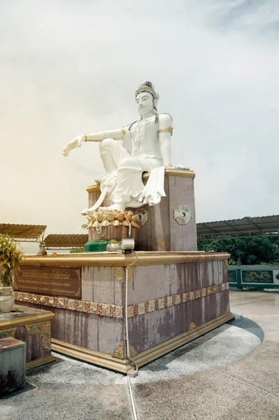 Bodhisattva Buda Guan Yin heykel şefkat ve merhamet tanrıçası olduğunu.