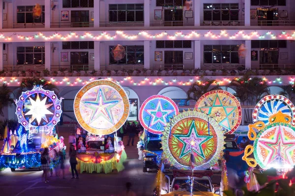 Parade des Weihnachtssternfestivals in Sakon Nakhon, Thailand. — Stockfoto