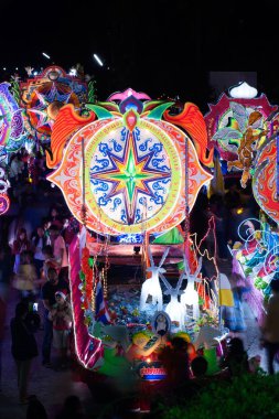 Sakon Nakhon geçit töreni Noel yıldızı Festival Tayland. 