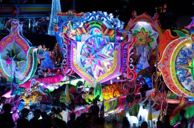 Sakon Nakhon geçit töreni Noel yıldızı Festival Tayland. 