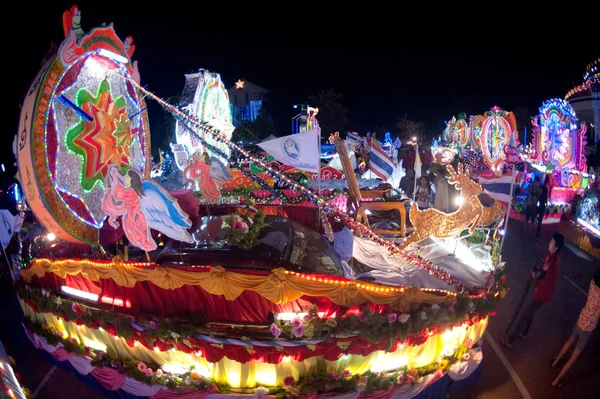 Die Parade des Weihnachtssternfestivals in Thailand. — Stockfoto