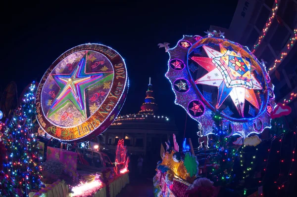 O Desfile do Festival Estrela de Natal na Tailândia . — Fotografia de Stock