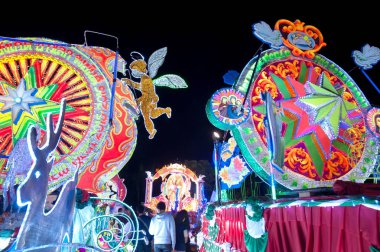 Sakon Nakhon geçit töreni Noel yıldızı Festival Tayland. 